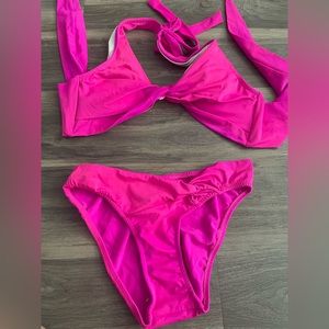 Venus twist detail bikini set